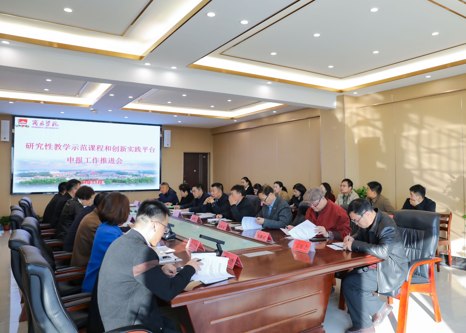 摄影记者王非凡修1.jpg 摄影记者王非凡修1.jpg