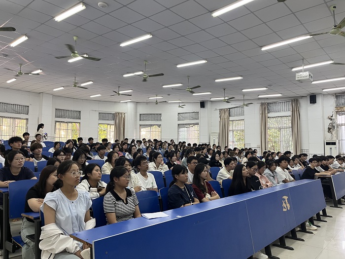讲座1.jpg
