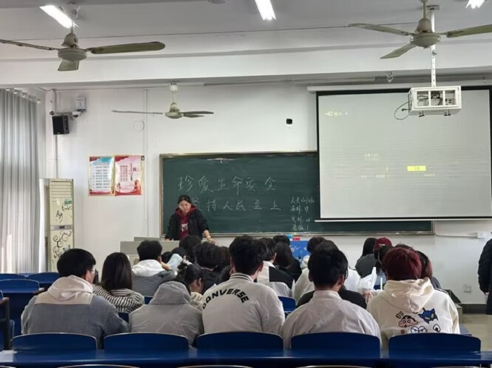 团课1.jpg