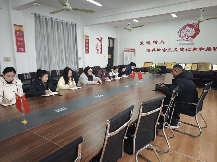 学工会议.jpg 学工会议.jpg