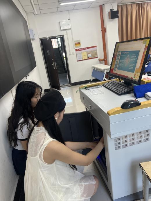D:/1第一版主网/2新闻稿+图片/新闻图片/2025新闻图片/8.25教学检查.jpg8.25教学检查