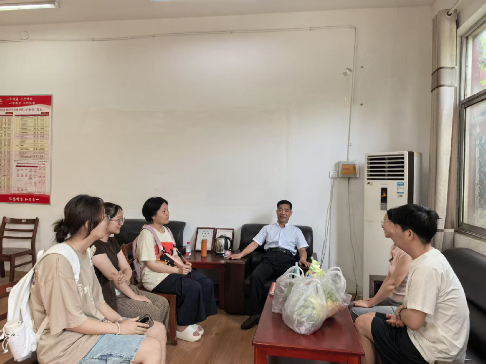 暖心护航研途 航海筑梦前行——外国语学院开展暑期留校考研学子慰问活动 
