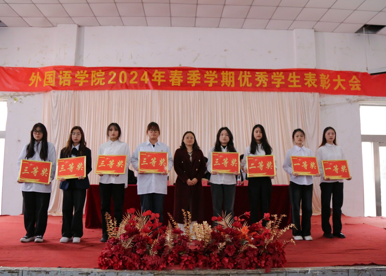 摄影记者王非凡 郭颖新修5.jpg