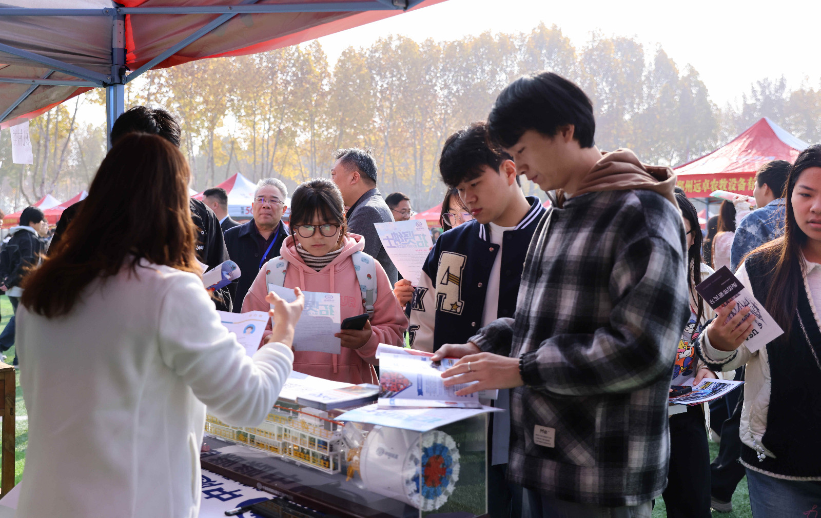 jiuye-2.jpg